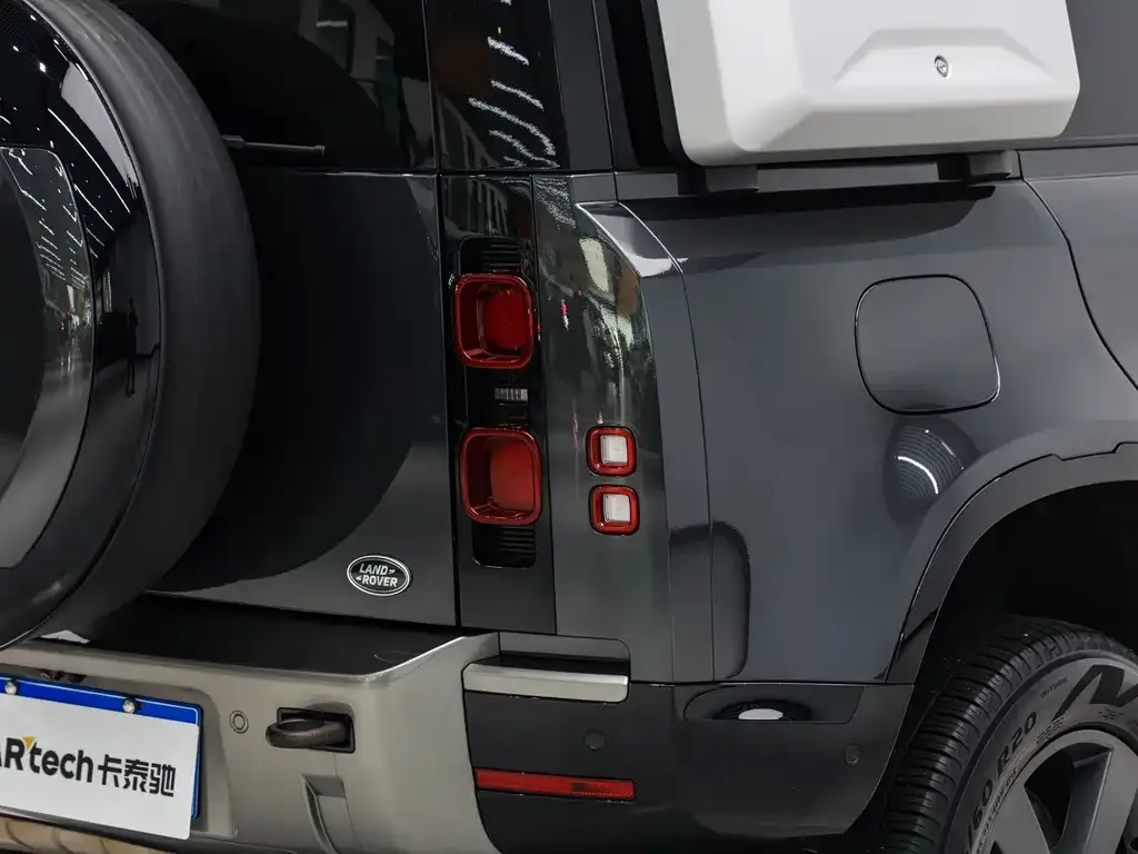 Land Rover Defender — фото 7