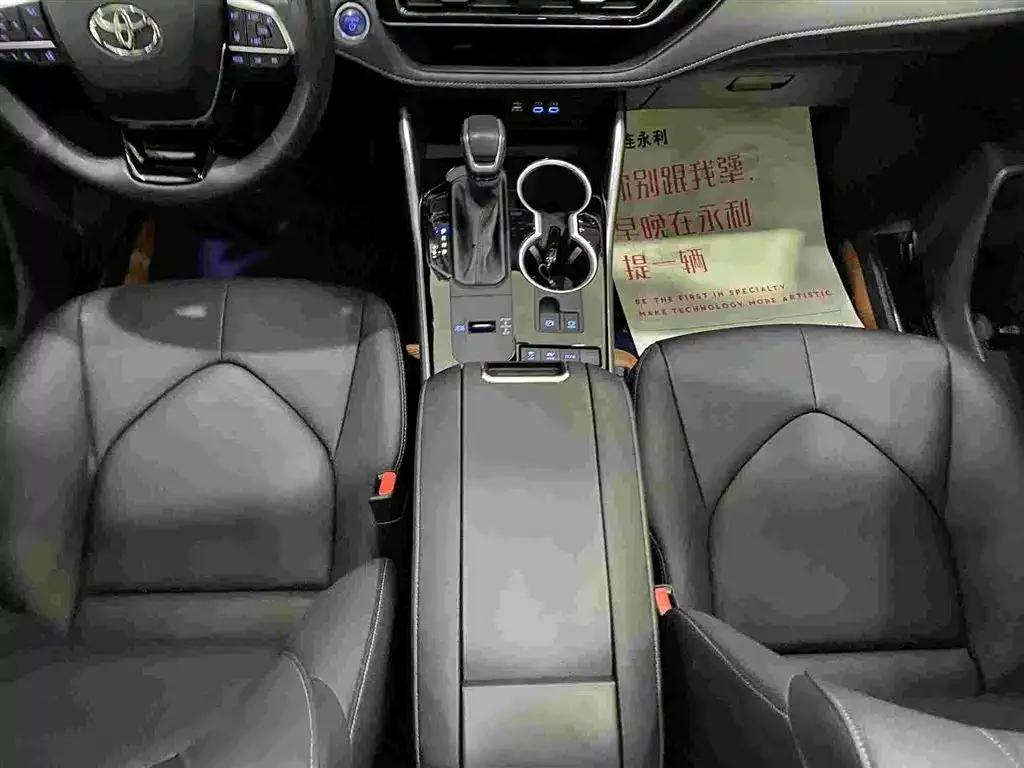 Toyota Highlander — фото 10