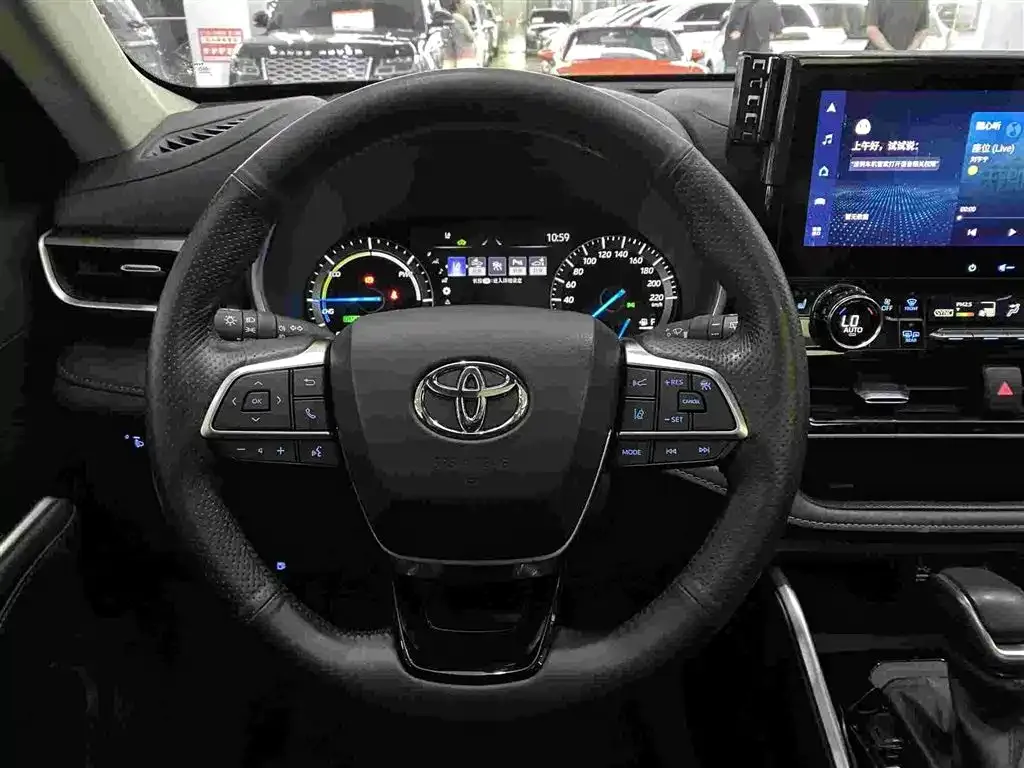 Toyota Highlander — фото 6