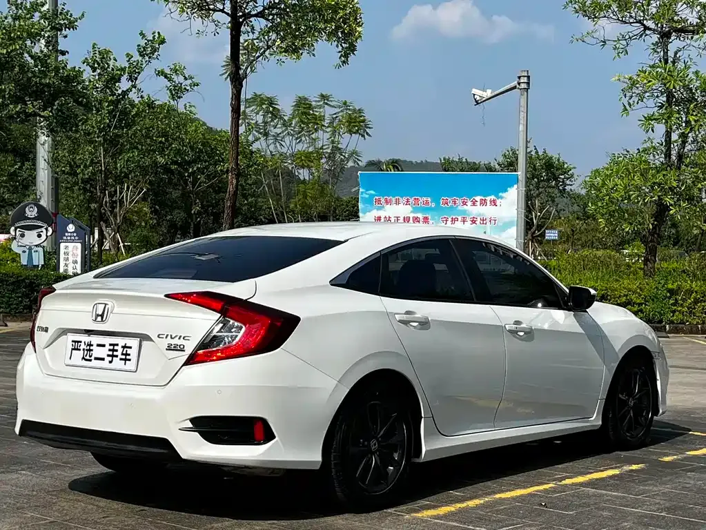 Honda Civic — фото 5