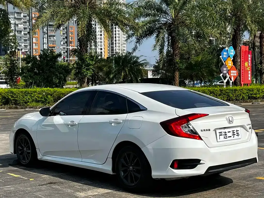 Honda Civic — фото 6