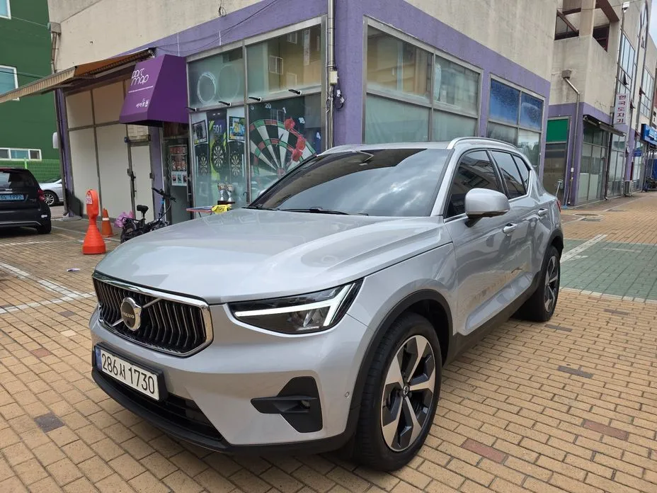 Volvo XC40 — фото 1