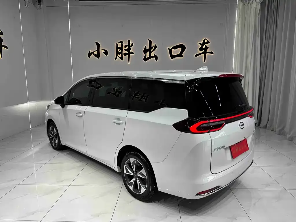 GAC Motor Trumpchi M6 — фото 10