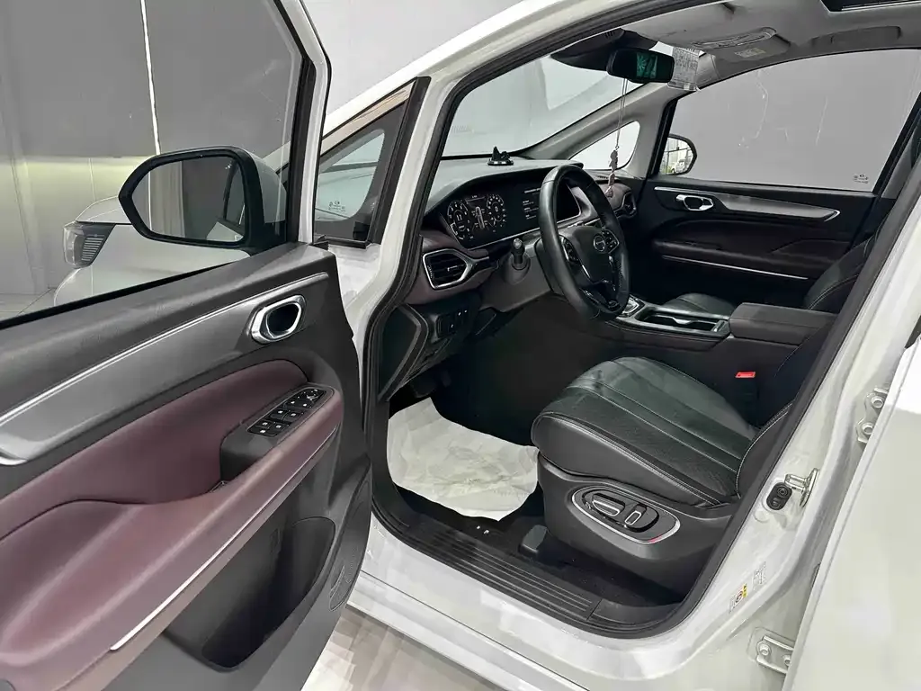 GAC Motor Trumpchi M6 — фото 6