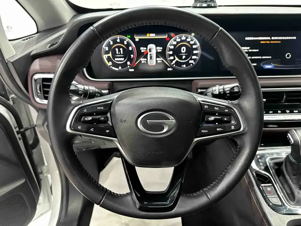 GAC Motor Trumpchi M6 — фото 3