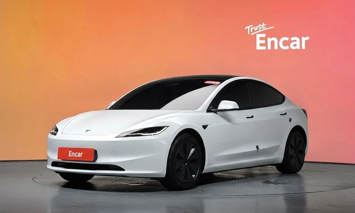 Tesla Model 3 — фото 1