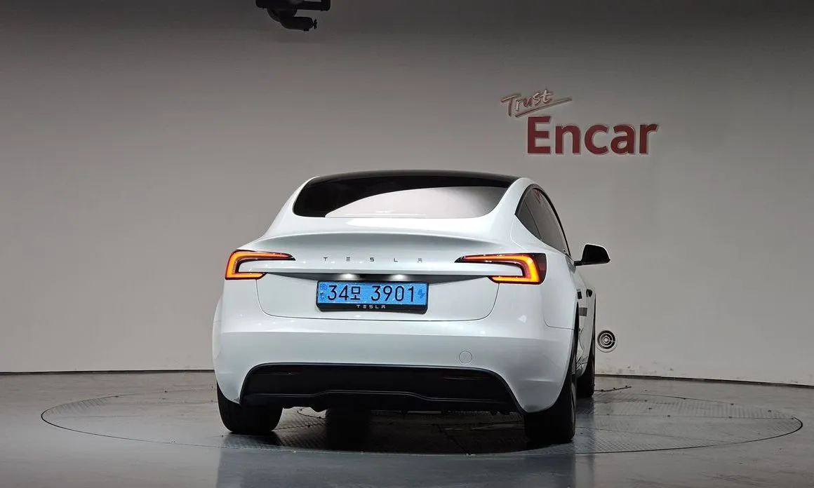 Tesla Model 3 — фото 3