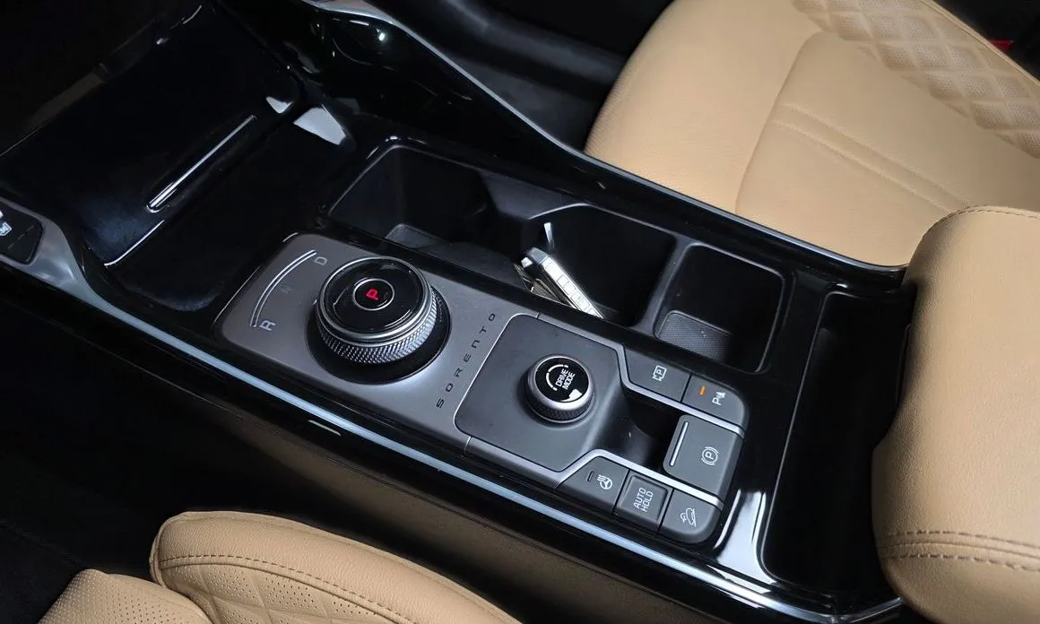 Kia Sorento — фото 6