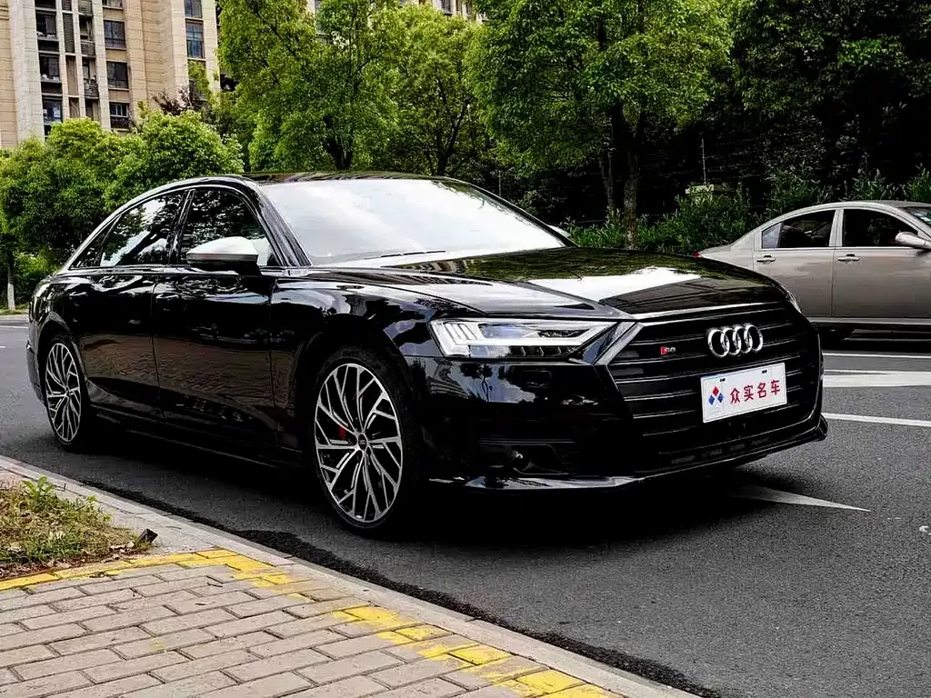 Audi S8 — фото 6