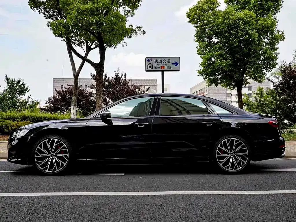 Audi S8 — фото 10