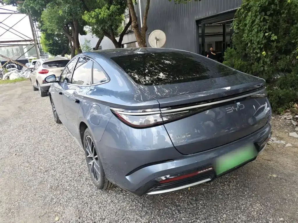 BYD Seal 07 DM-i — фото 10