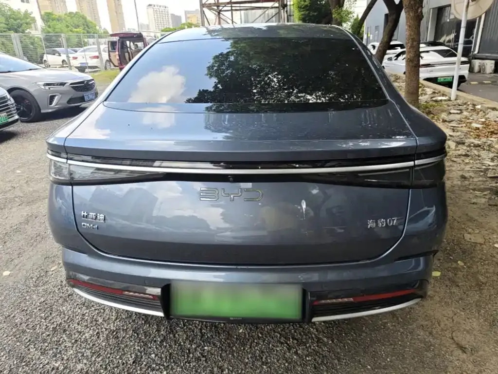 BYD Seal 07 DM-i — фото 3