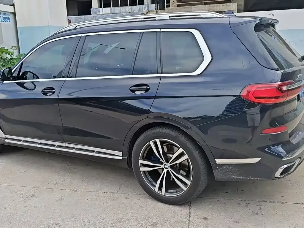 BMW X7 — фото 2