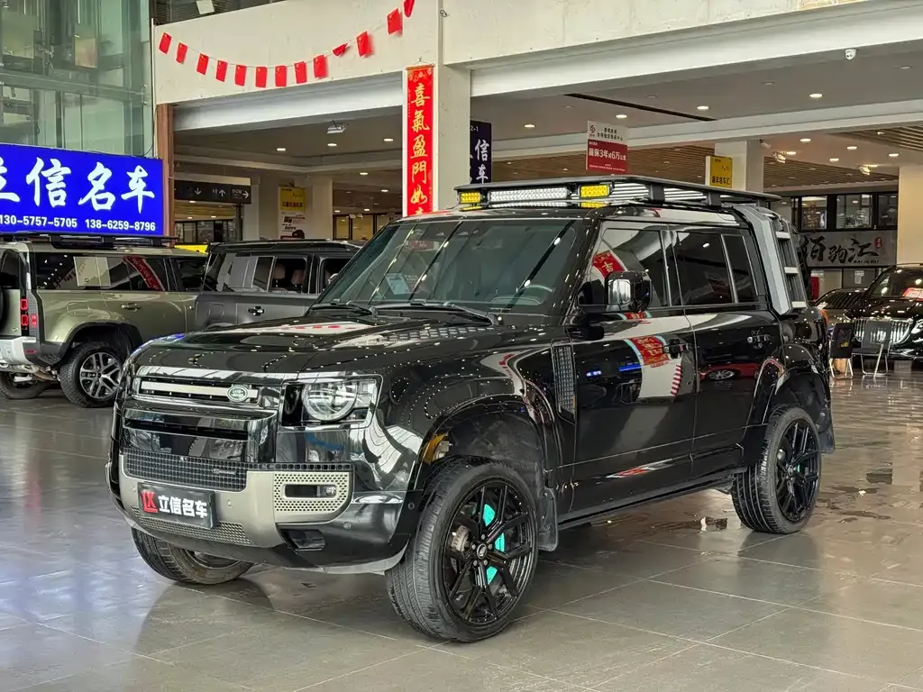 Land Rover Defender — фото 1