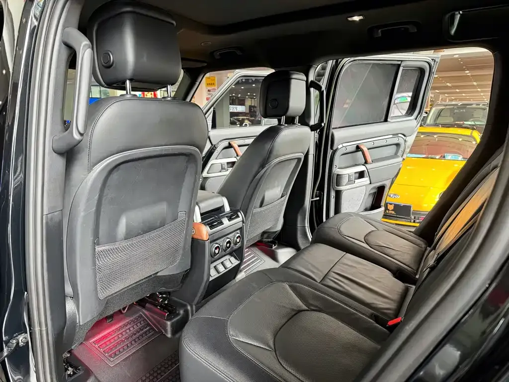 Land Rover Defender — фото 7