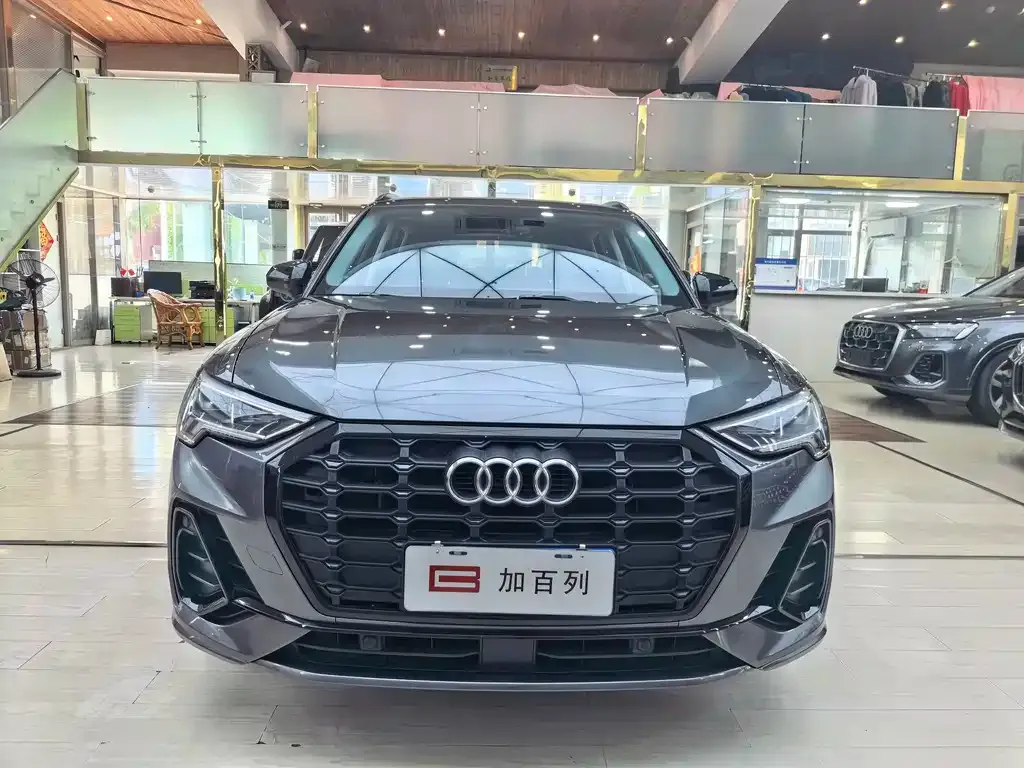 Audi Q3 — фото 5