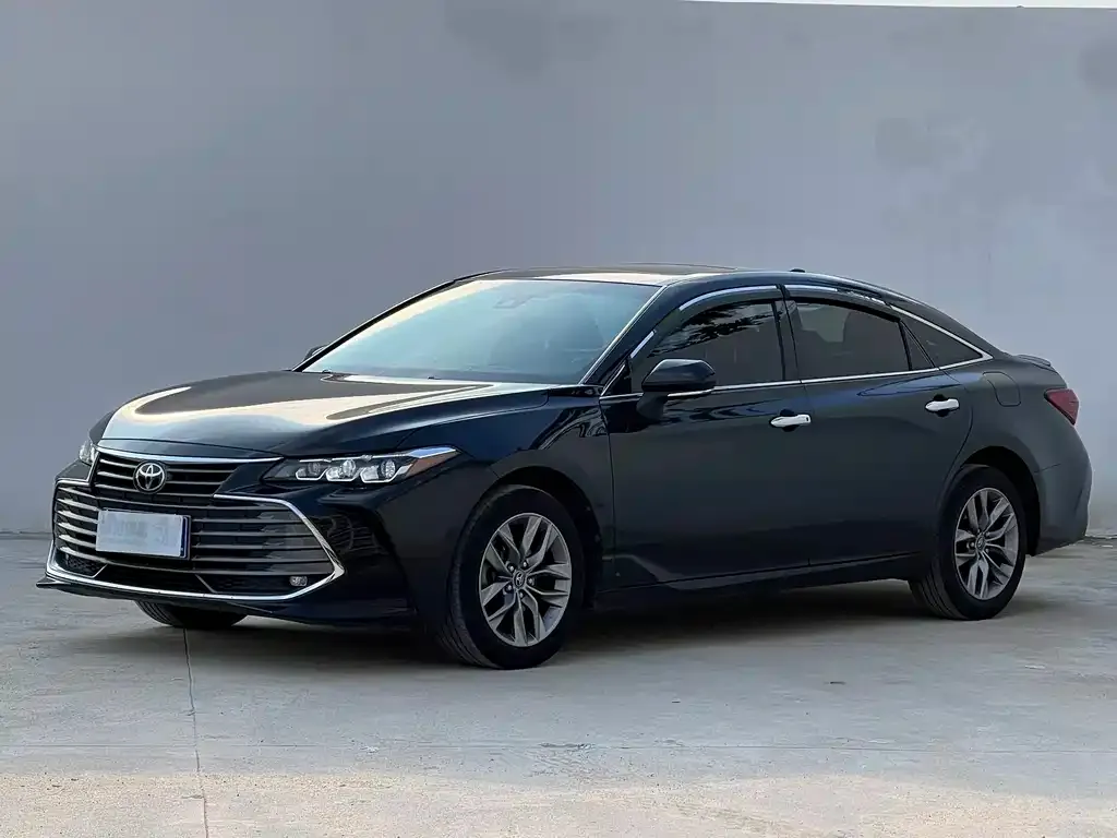 Toyota Avalon — фото 1