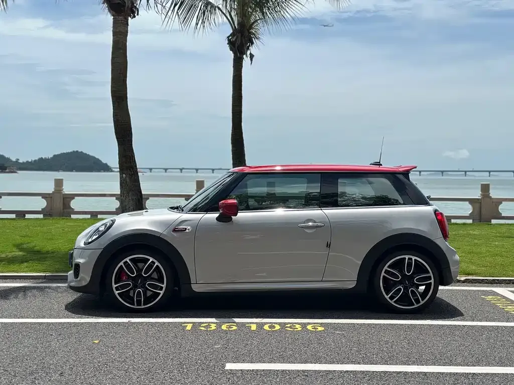 MINI JCW (John Cooper Works) — фото 4