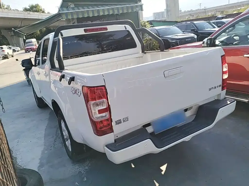 Isuzu RE-MAX — фото 2