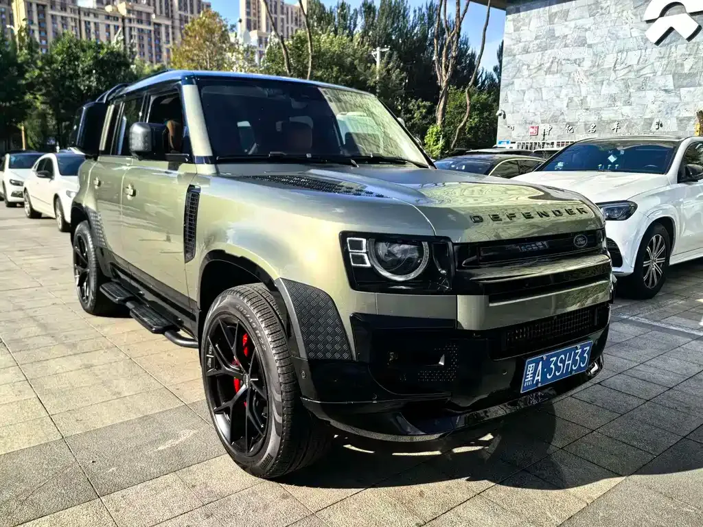 Land Rover Defender — фото 1