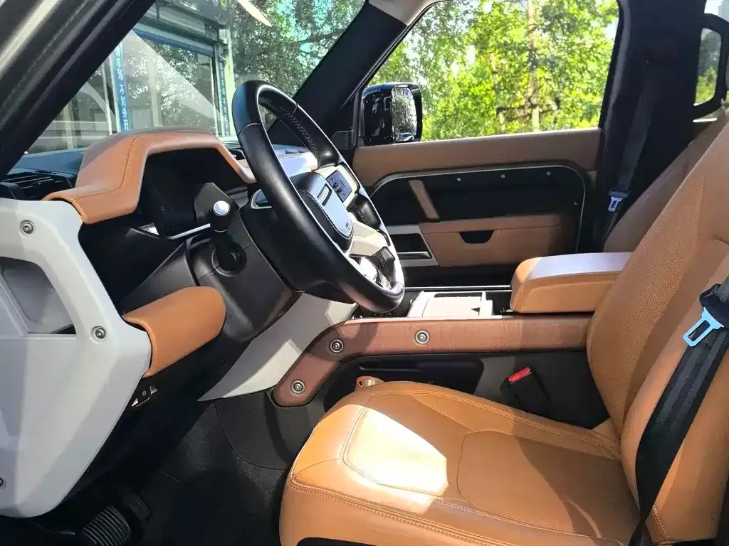 Land Rover Defender — фото 6