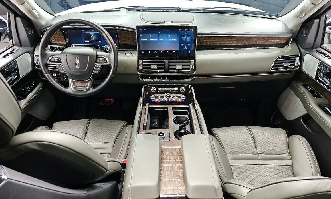 Lincoln Navigator — фото 10