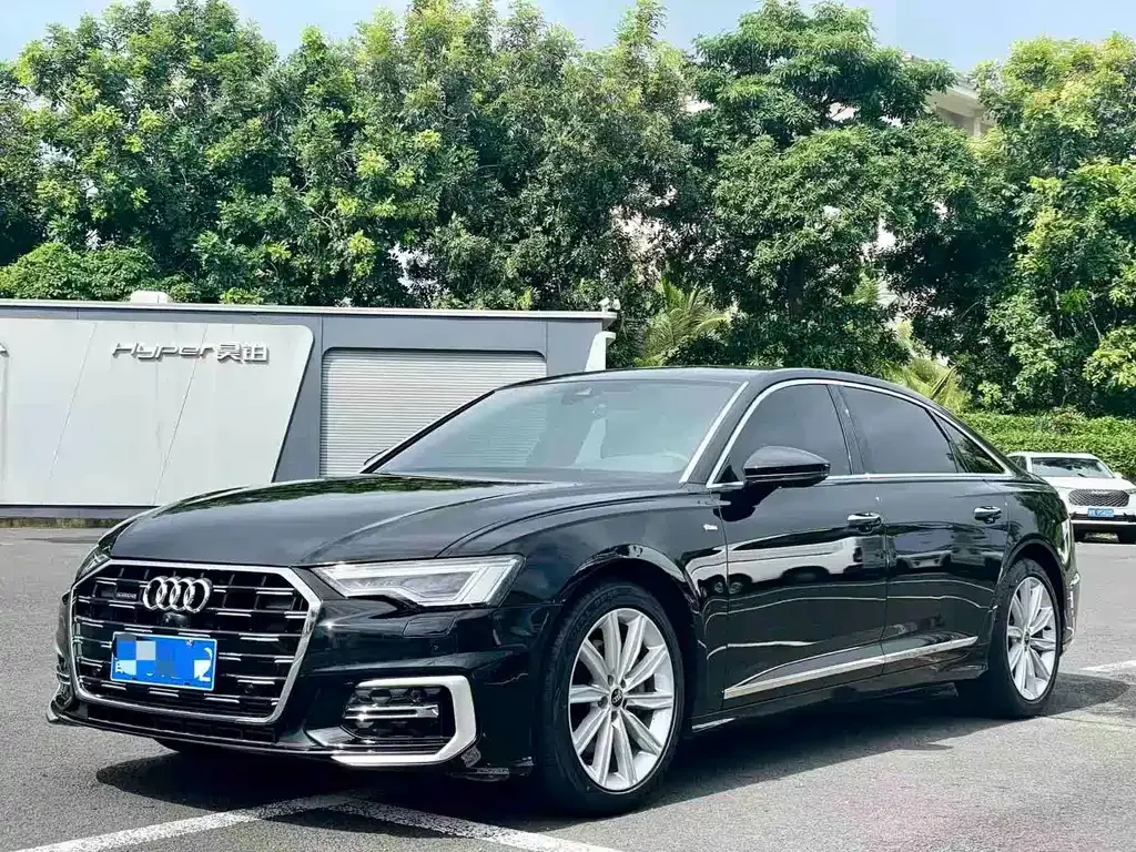 Audi A6L — фото 1
