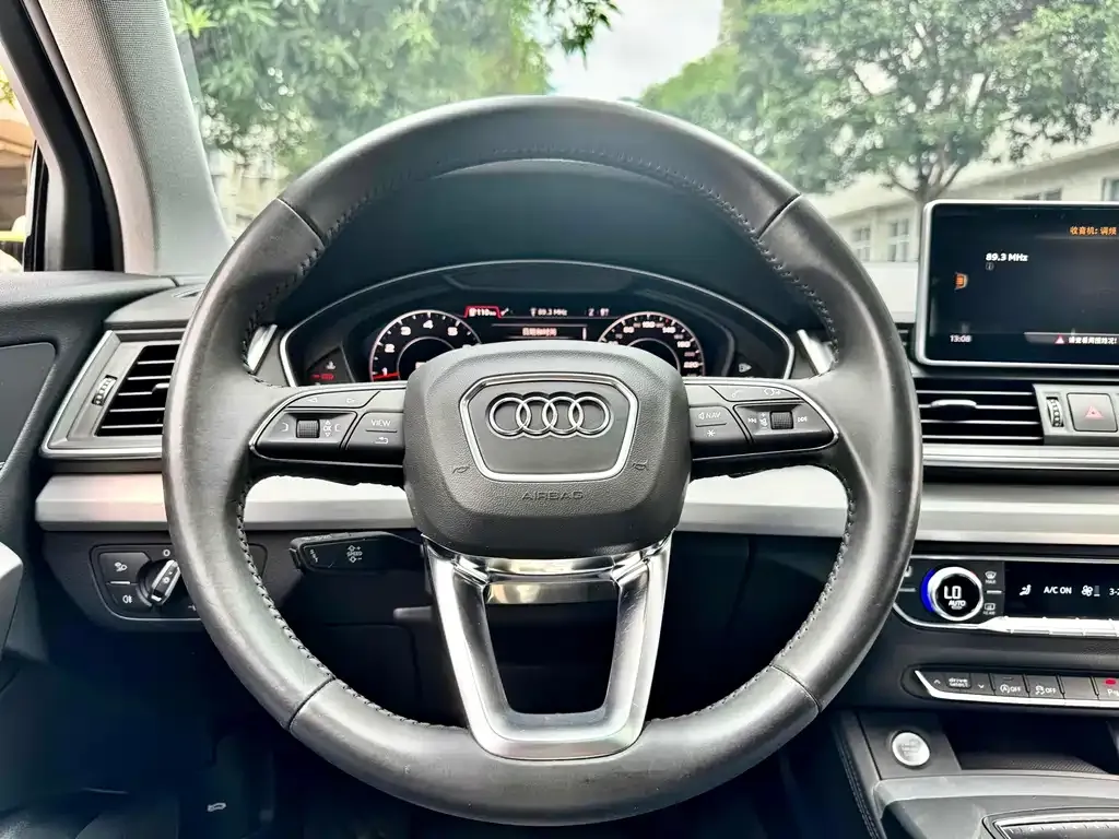 Audi Q5L — фото 3