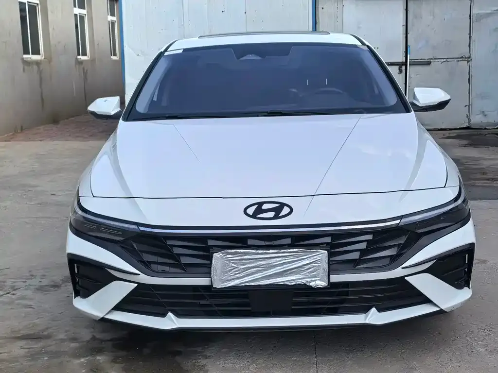 Hyundai Elantra — фото 4