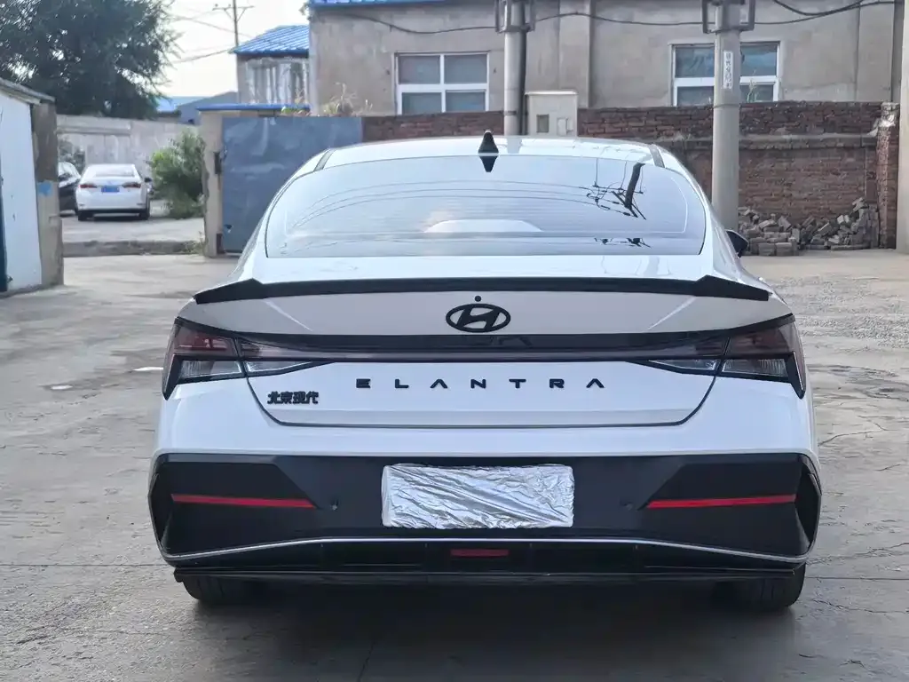 Hyundai Elantra — фото 9