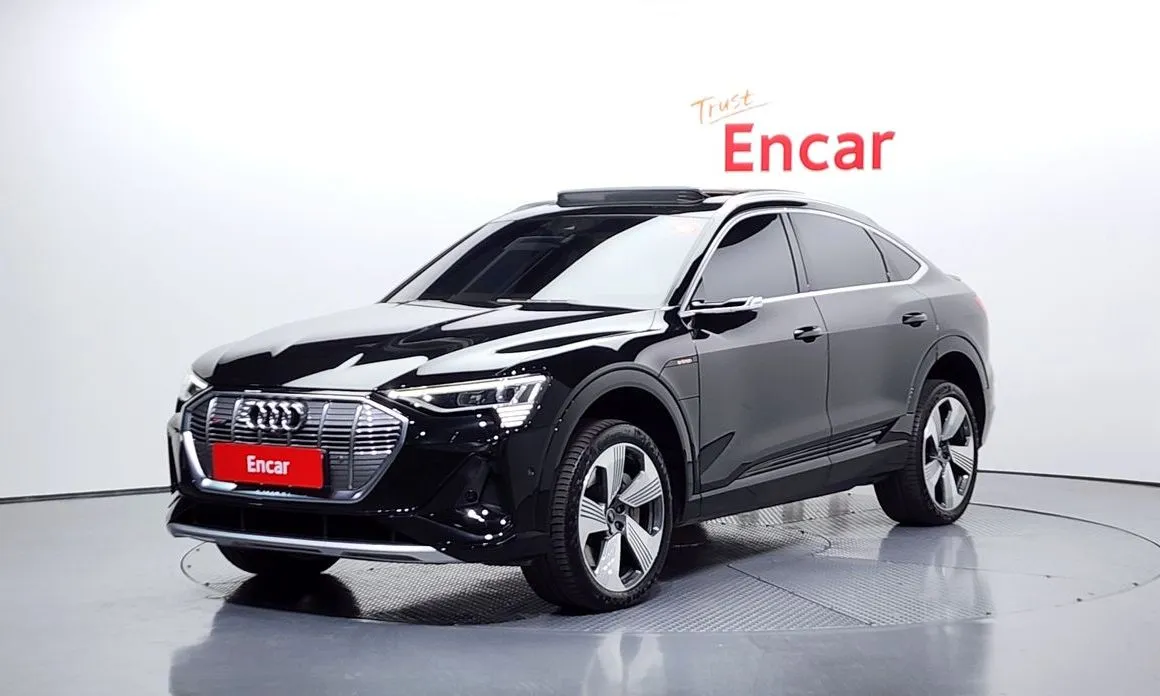 Audi e-tron — фото 1