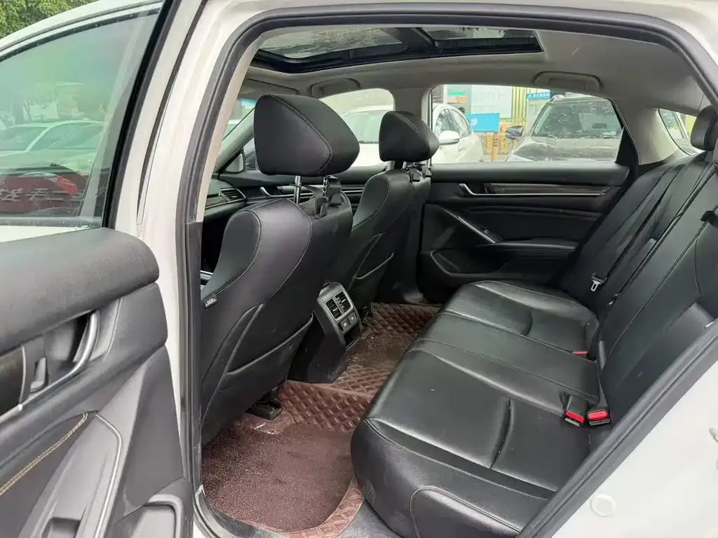 Honda Accord — фото 4