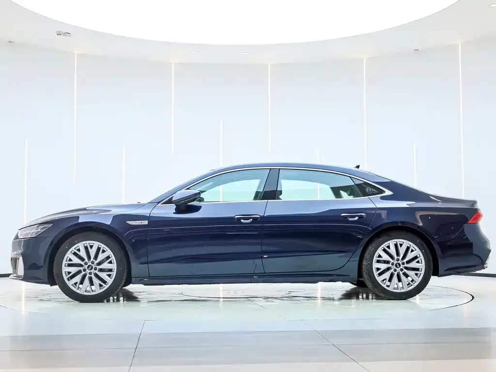 Audi A7L — фото 10
