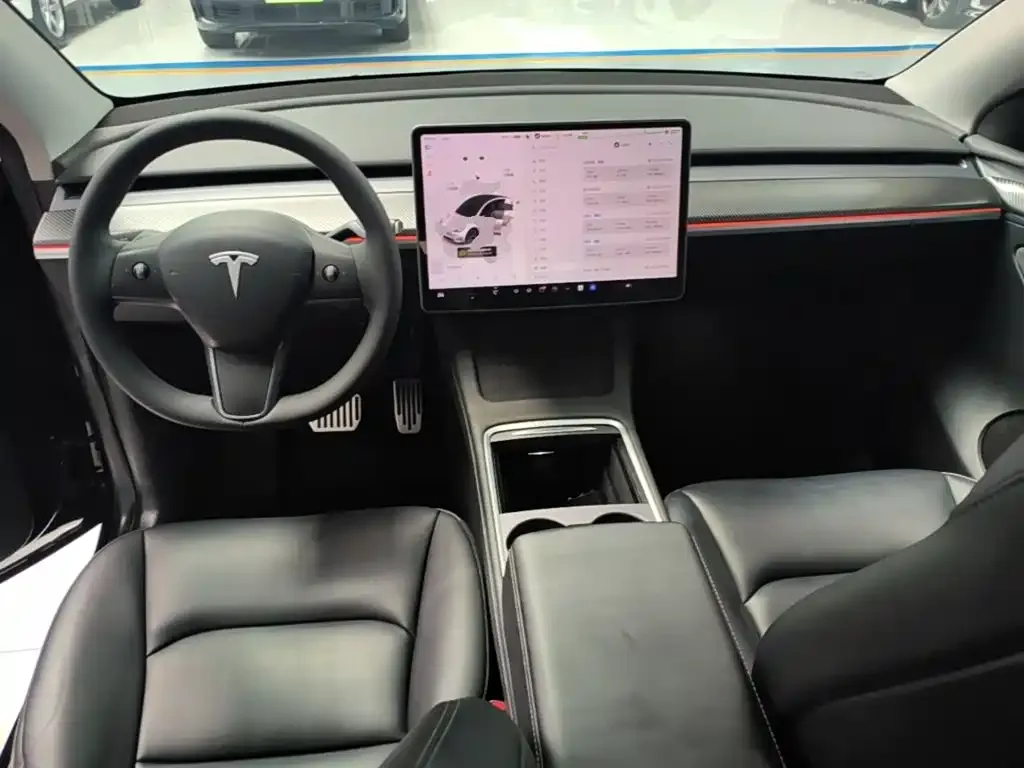 Tesla Model Y — фото 2