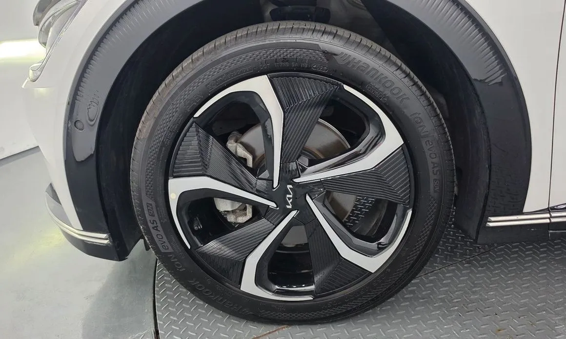 Kia EV6 — фото 10