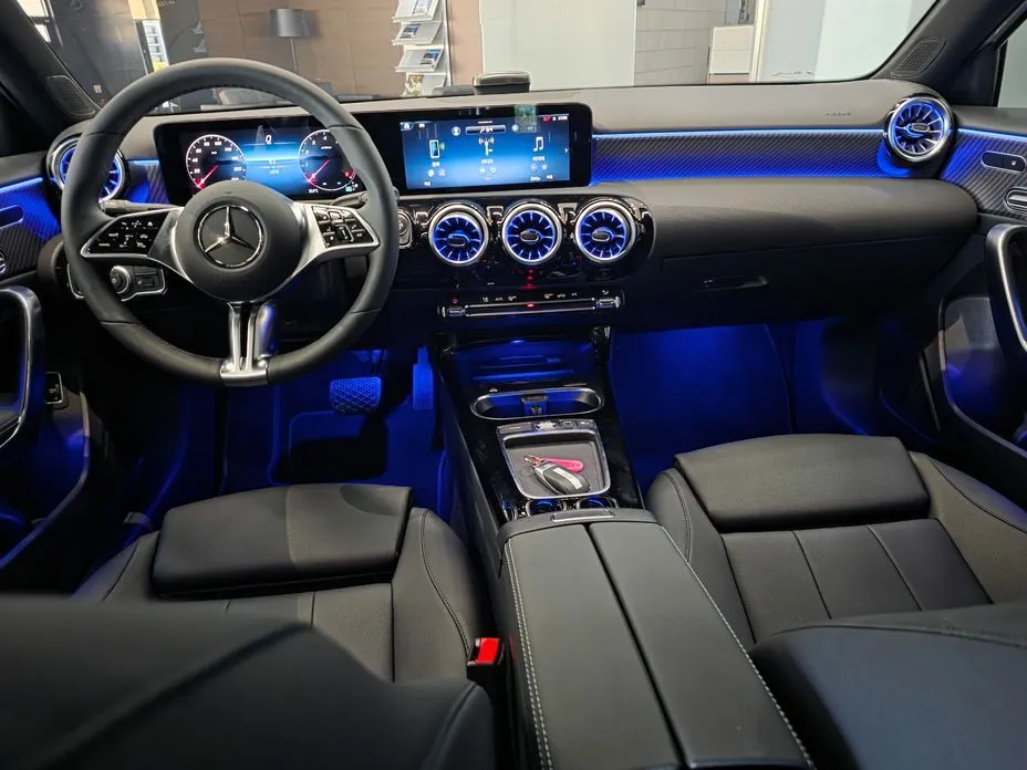 Mercedes-Benz A-Class — фото 6