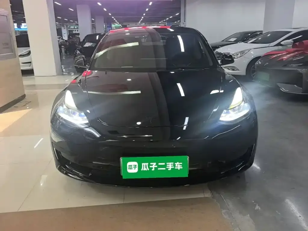 Tesla Model 3 — фото 9