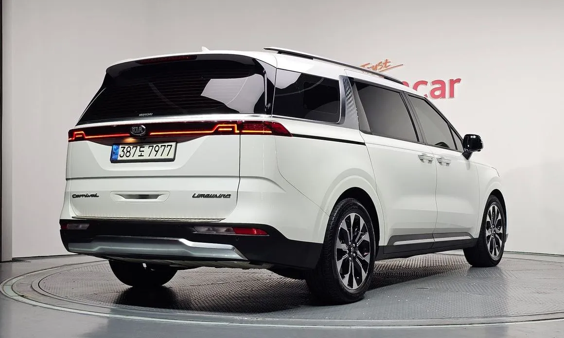 Kia Carnival — фото 5