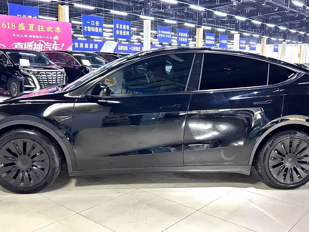 Tesla Model Y — фото 4
