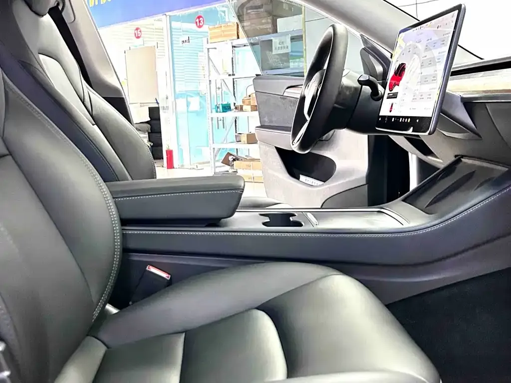 Tesla Model Y — фото 5