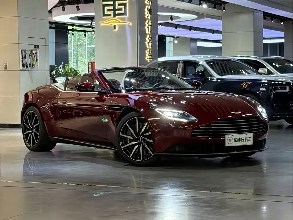 Aston Martin DB11 — фото 3