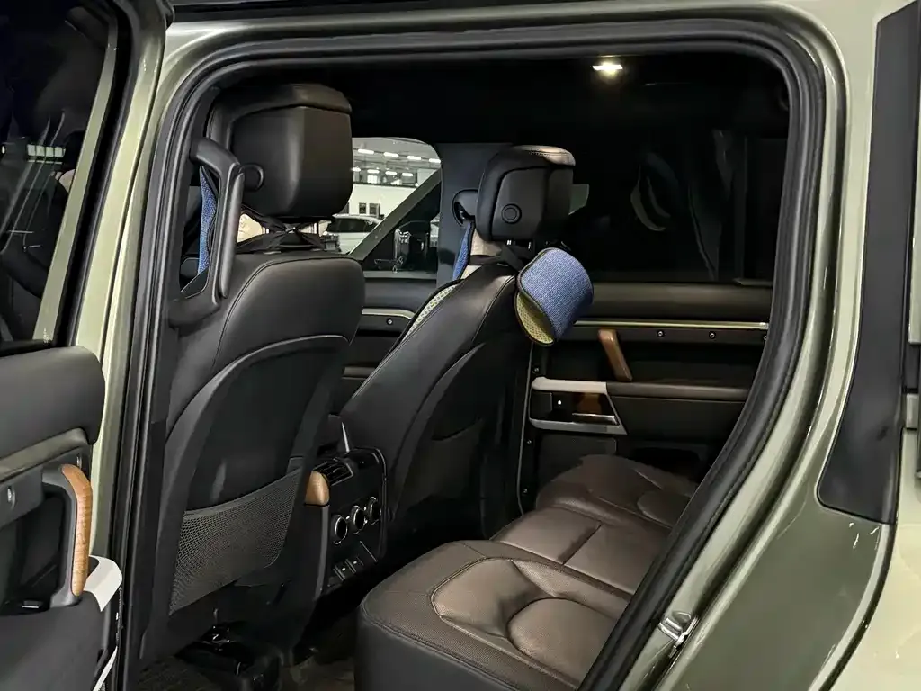 Land Rover Defender — фото 7