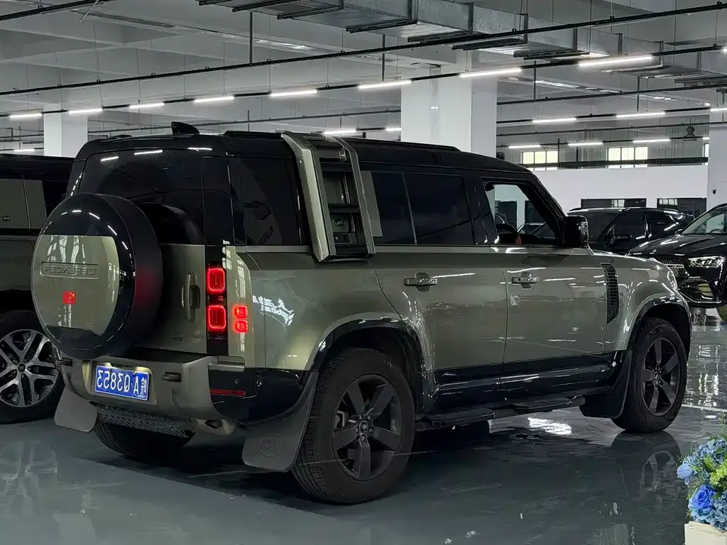 Land Rover Defender — фото 2