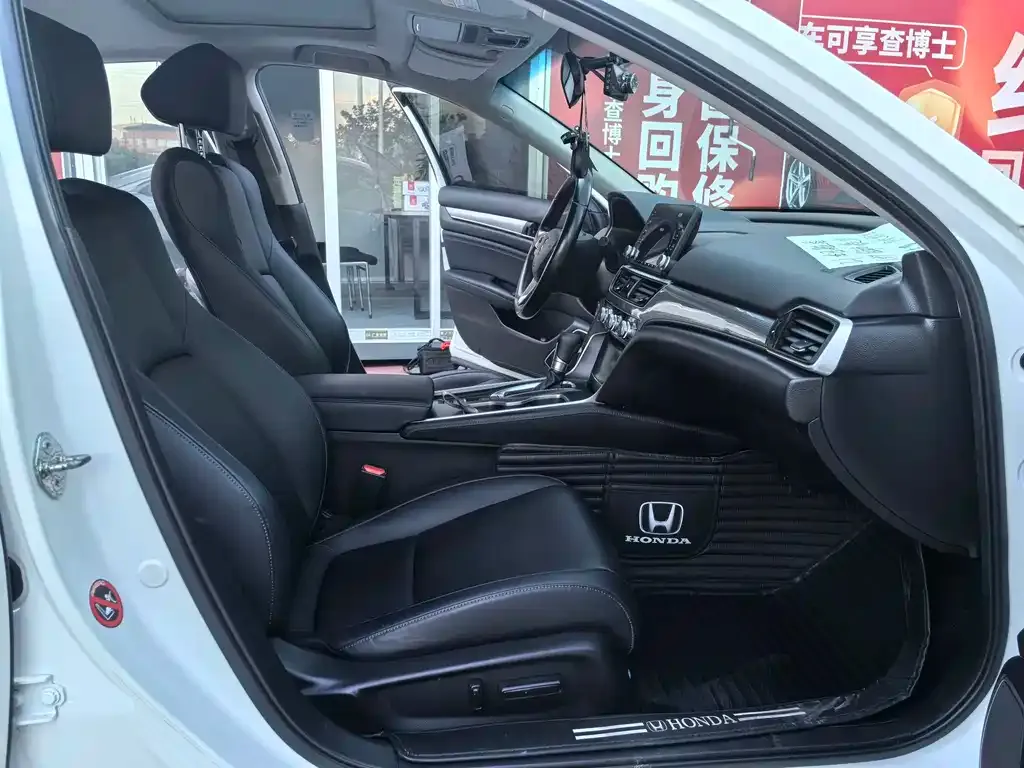 Honda Accord — фото 8