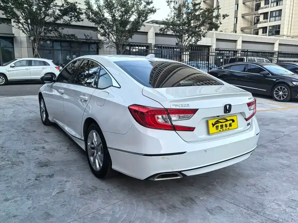 Honda Accord — фото 5