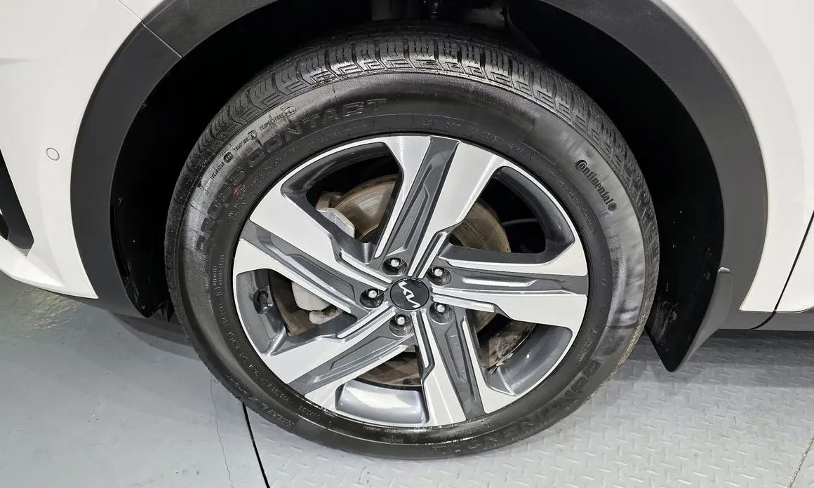 Kia Sorento — фото 9