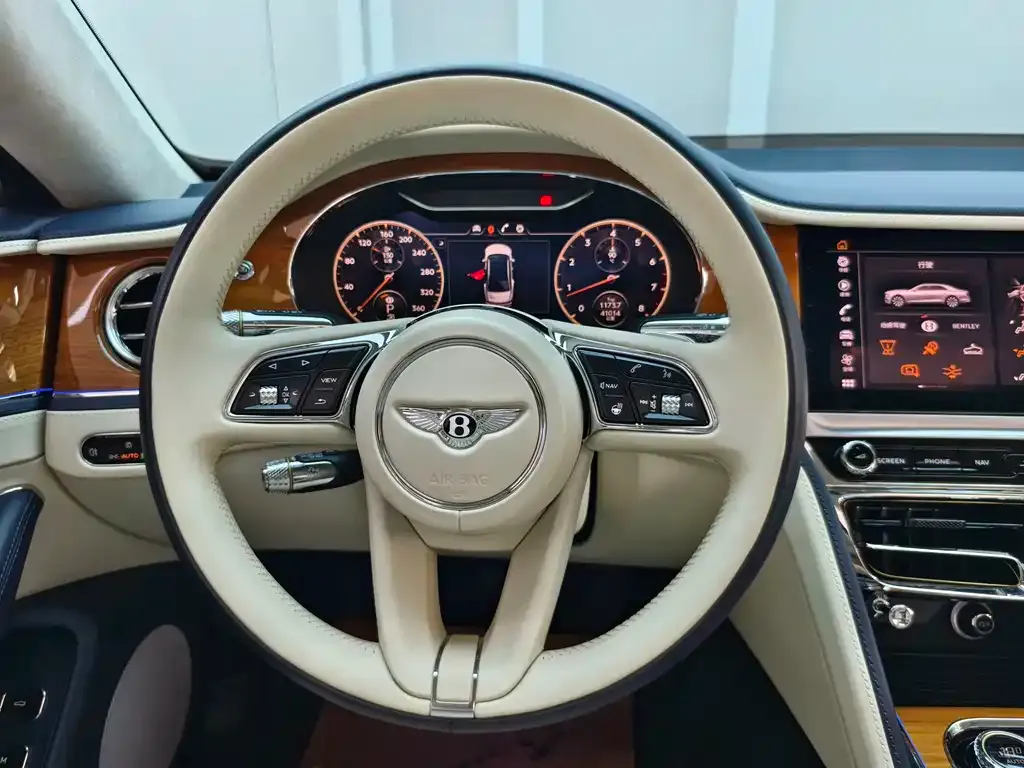 Bentley Flying Spur — фото 4