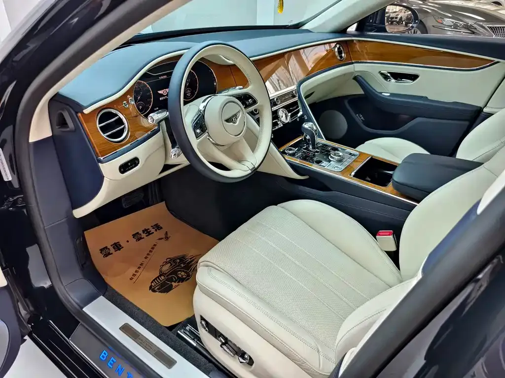 Bentley Flying Spur — фото 7