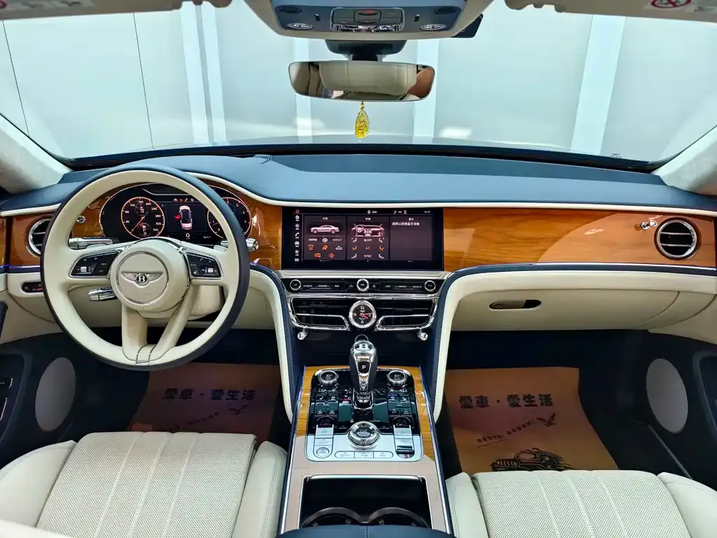 Bentley Flying Spur — фото 2