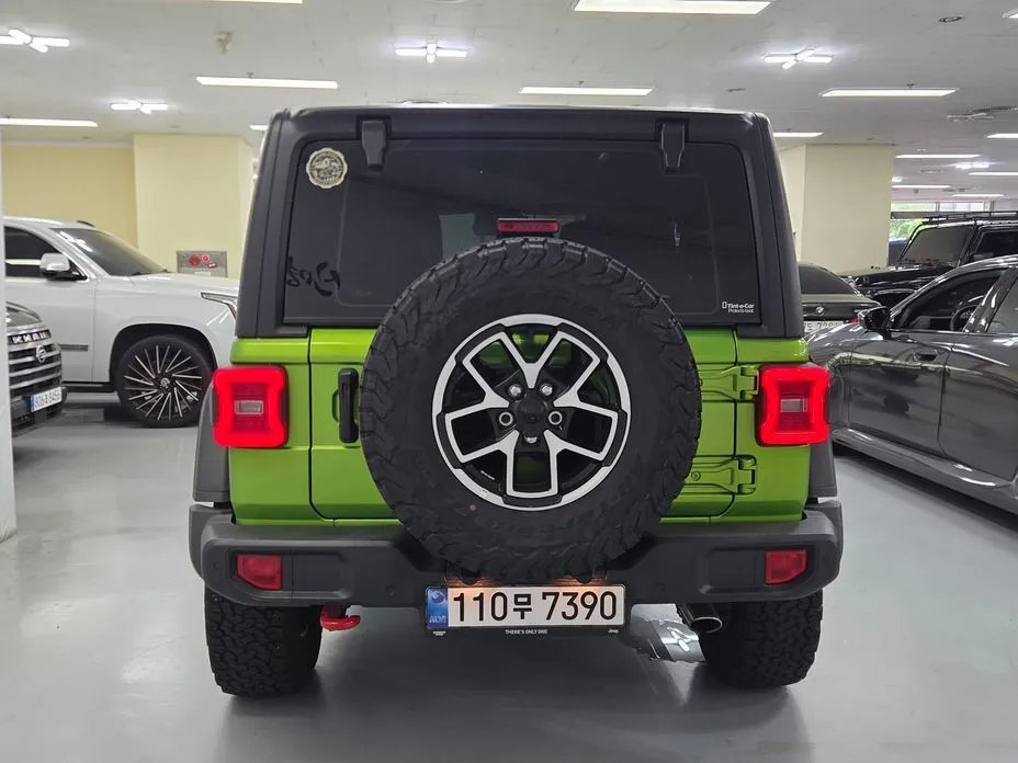 Jeep Wrangler — фото 9